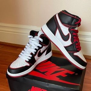 AIR JORDAN 1 BLOODLINE